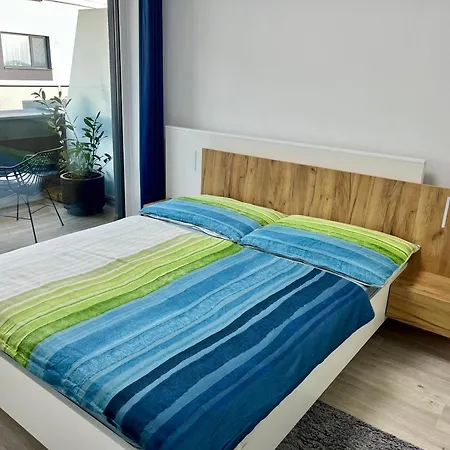 Modern Slnecnica With Free Parking Rovinka