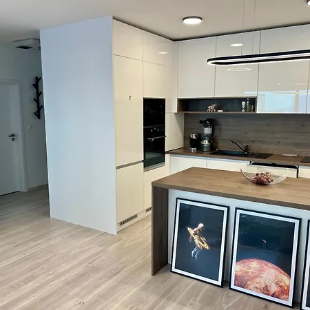 Modern Slnecnica With Free Parking Apartment *