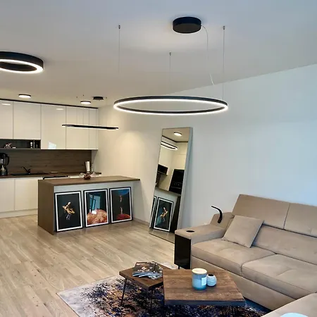 Modern Slnecnica With Free Parking Rovinka